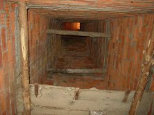 El zarcero delantero sólo sirve para asegurar la ventilación en la bodega.