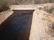 Salida del agua al final del sifn